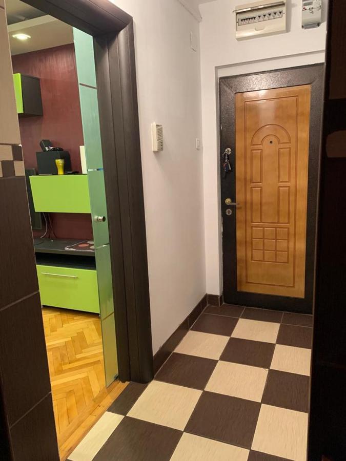 Modern Apartment Pitesti Bagian luar foto