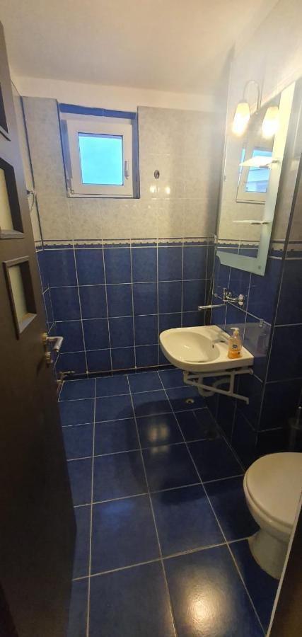Modern Apartment Pitesti Bagian luar foto