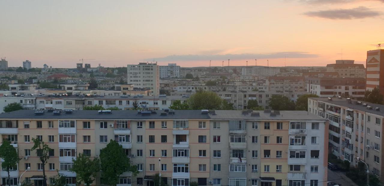 Modern Apartment Pitesti Bagian luar foto