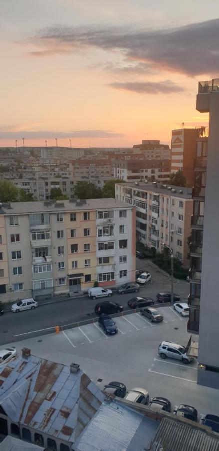 Modern Apartment Pitesti Bagian luar foto